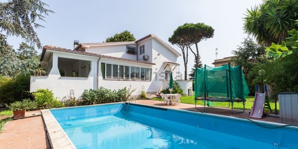 casa indipendente in vendita a Fiumicino in zona Aranova