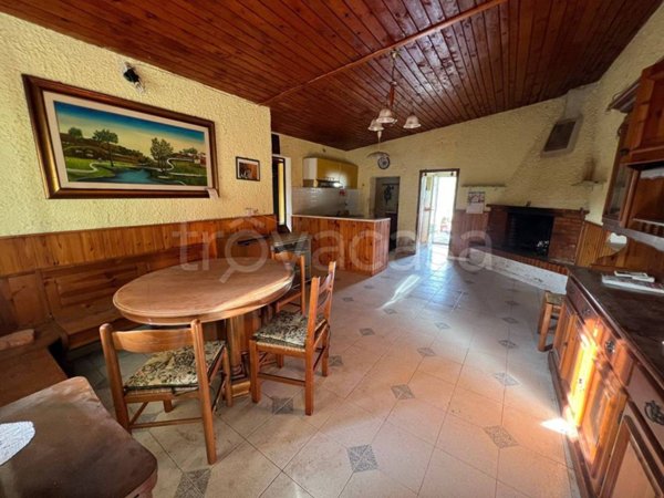 casa indipendente in vendita a Fiumicino in zona Tragliata