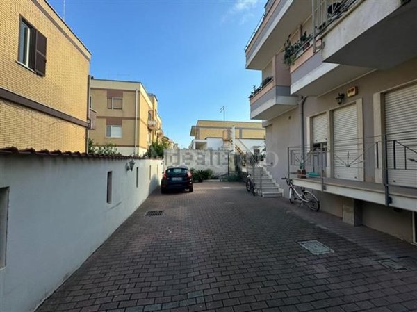 appartamento in vendita a Fiumicino in zona Isola Sacra