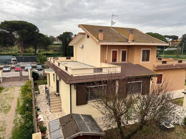 casa indipendente in vendita a Fiumicino in zona Palidoro