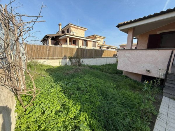 casa indipendente in vendita a Fiumicino in zona Aranova