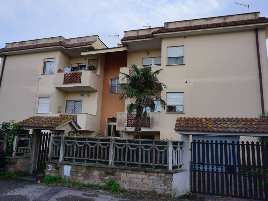 appartamento in vendita a Fiumicino in zona Isola Sacra