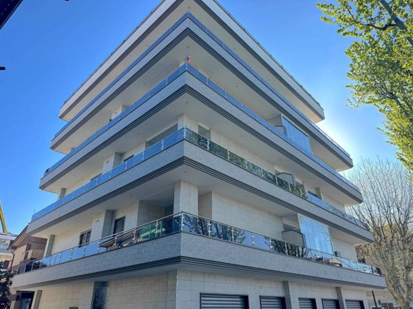 appartamento in vendita a Fiumicino in zona Isola Sacra