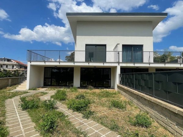 casa indipendente in vendita a Fiumicino in zona Aranova