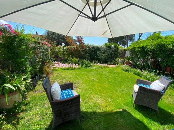 casa indipendente in vendita a Fiumicino in zona Fregene