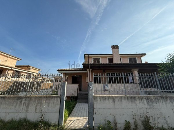 casa indipendente in vendita a Fiumicino in zona Aranova