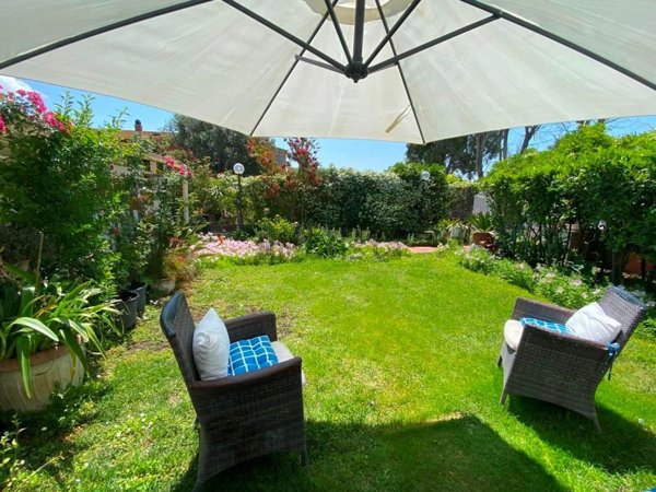 casa indipendente in vendita a Fiumicino in zona Fregene