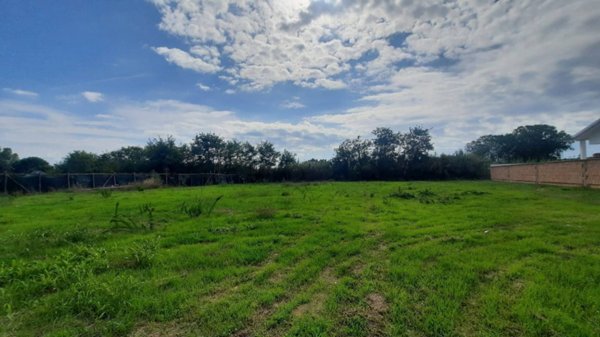 terreno edificabile in vendita a Fiumicino in zona Isola Sacra