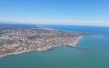 negozio in vendita a Fiumicino in zona Torrimpietra