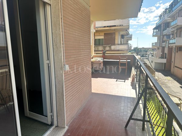 appartamento in vendita a Fiumicino in zona Passo Oscuro
