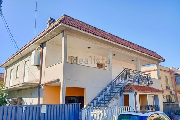 appartamento in vendita a Fiumicino in zona Isola Sacra