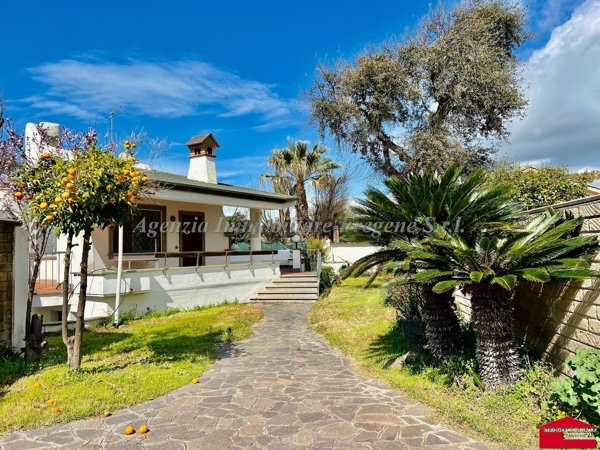 casa indipendente in vendita a Fiumicino in zona Fregene