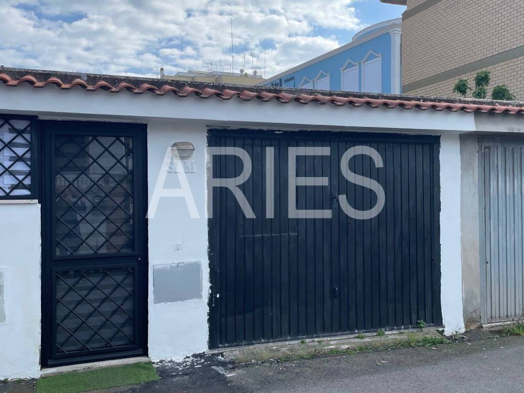 appartamento in vendita a Fiumicino in zona Isola Sacra