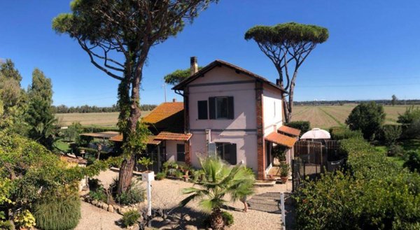 casa indipendente in vendita a Fiumicino in zona Maccarese