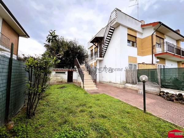 appartamento in vendita a Fiumicino in zona Fregene
