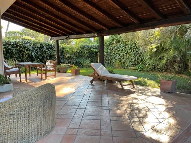 casa indipendente in vendita a Fiumicino in zona Fregene