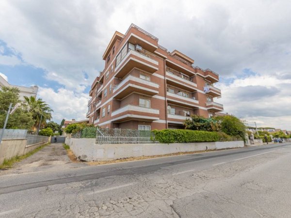 appartamento in vendita a Fiumicino in zona Isola Sacra