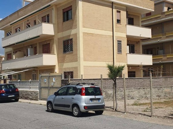 appartamento in vendita a Fiumicino in zona Passo Oscuro