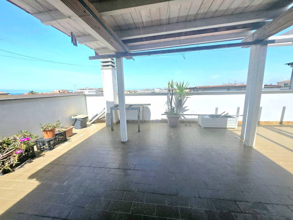 appartamento in vendita a Fiumicino in zona Isola Sacra