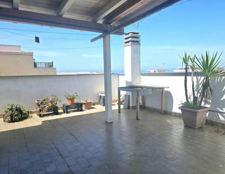 appartamento in vendita a Fiumicino in zona Isola Sacra