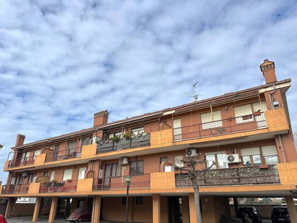 appartamento in vendita a Fiumicino in zona Isola Sacra