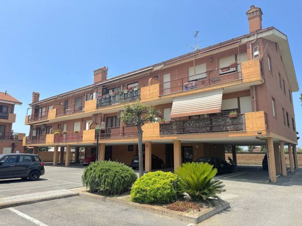 appartamento in vendita a Fiumicino in zona Isola Sacra