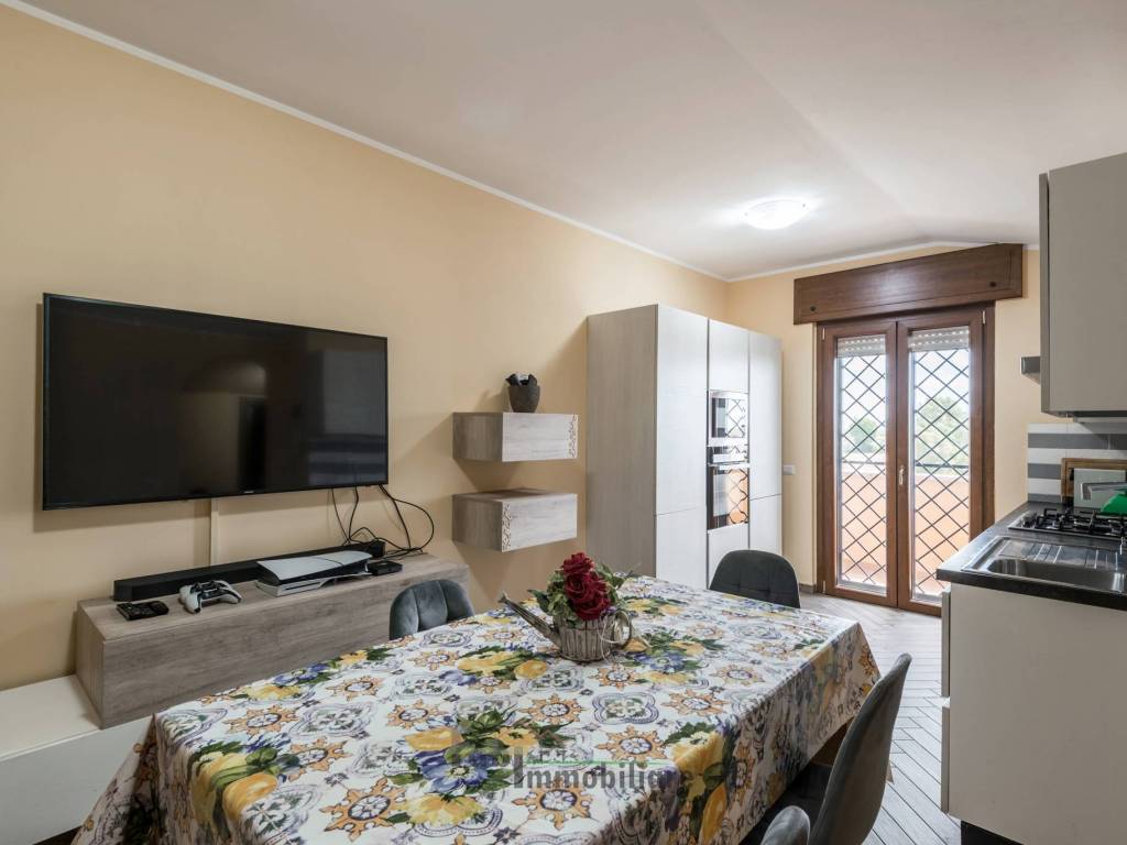 appartamento in vendita a Fiumicino in zona Isola Sacra