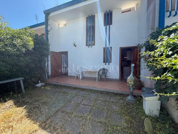 villa in vendita a Fiumicino in zona Fregene