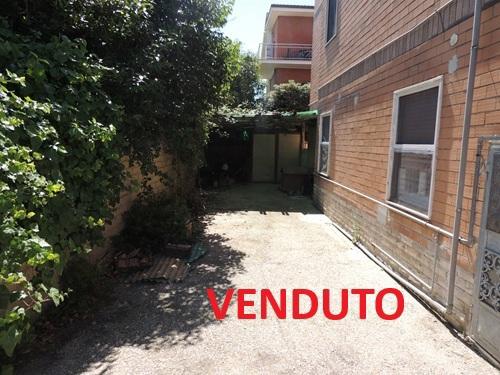 appartamento in vendita a Fiumicino in zona Isola Sacra