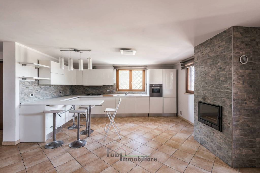 casa indipendente in vendita a Fiumicino in zona Isola Sacra