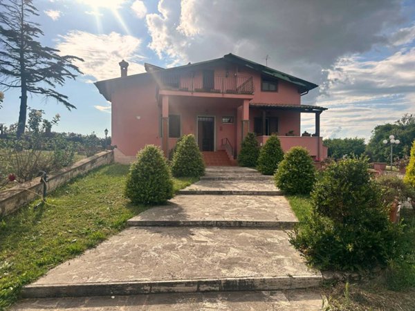 casa indipendente in vendita a Fiumicino in zona Torrimpietra