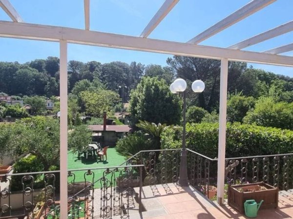 casa indipendente in vendita a Fiumicino in zona Testa di Lepre