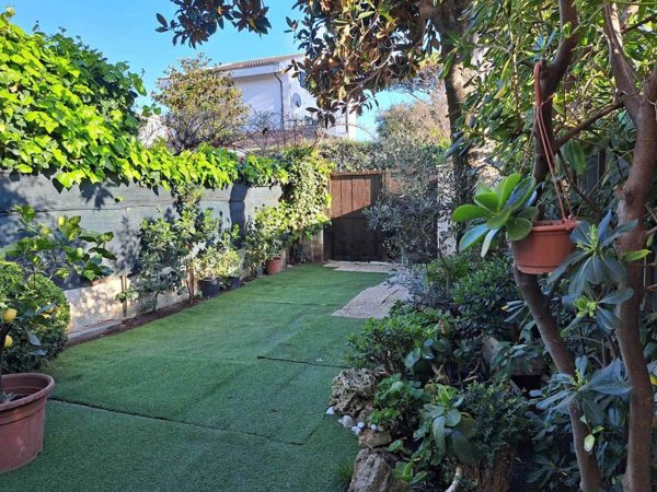 casa indipendente in vendita a Fiumicino in zona Fregene