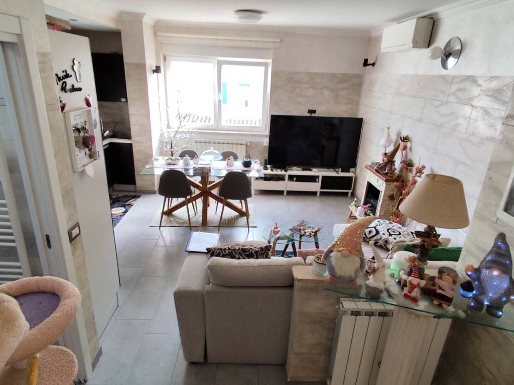 appartamento in vendita a Fiumicino in zona Isola Sacra
