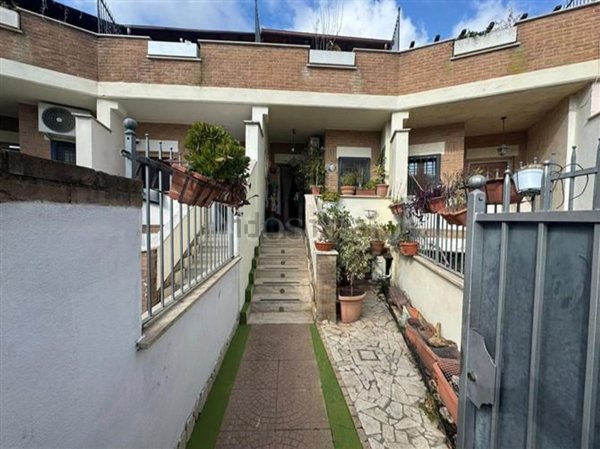 casa indipendente in vendita a Fiumicino