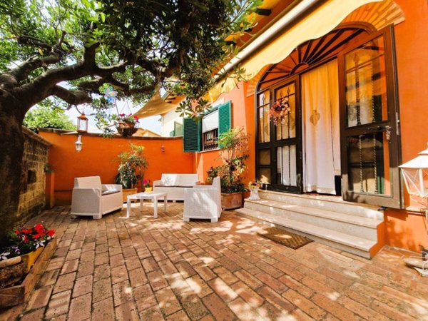 casa indipendente in vendita a Fiumicino in zona Passo Oscuro