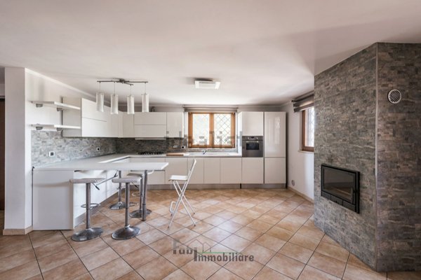 casa indipendente in vendita a Fiumicino in zona Isola Sacra