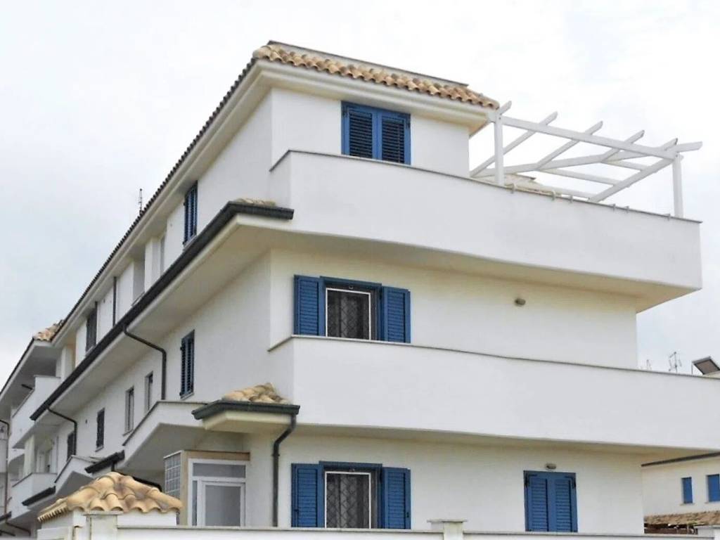 appartamento in vendita a Fiumicino in zona Focene