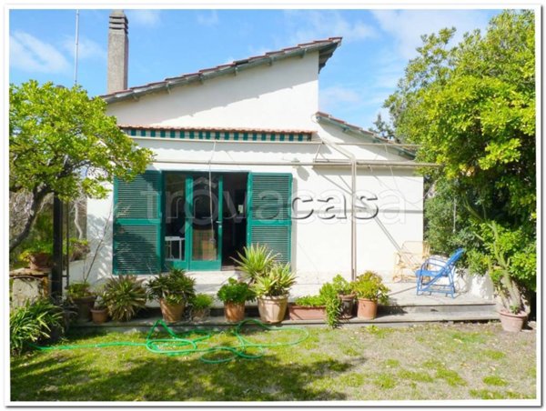 casa indipendente in vendita a Fiumicino in zona Fregene