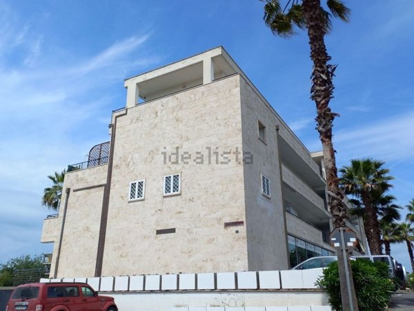 appartamento in vendita a Fiumicino in zona Isola Sacra