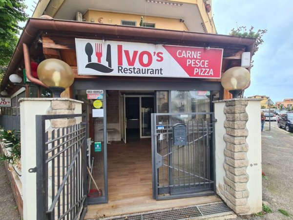 negozio in vendita a Fiumicino in zona Focene