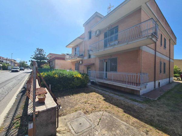 appartamento in vendita a Fiumicino in zona Isola Sacra