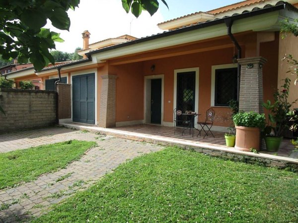 casa indipendente in vendita a Fiumicino in zona Aranova