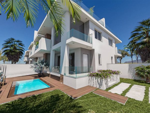 casa indipendente in vendita a Fiumicino in zona Fregene
