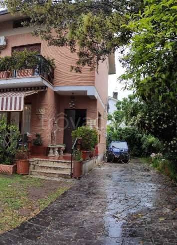 casa indipendente in vendita a Fiumicino in zona Fregene