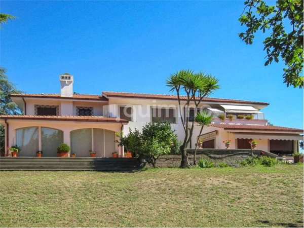 casa indipendente in vendita a Fiumicino in zona Aeroporto 