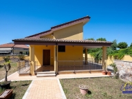 casa indipendente in vendita a Fiumicino in zona Aeroporto 