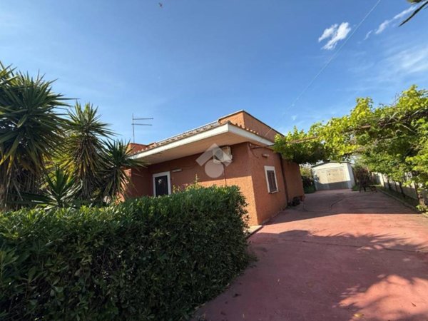 casa indipendente in vendita a Fiumicino in zona Fregene