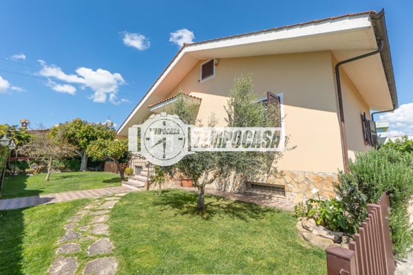 casa indipendente in vendita a Fiumicino in zona Aranova