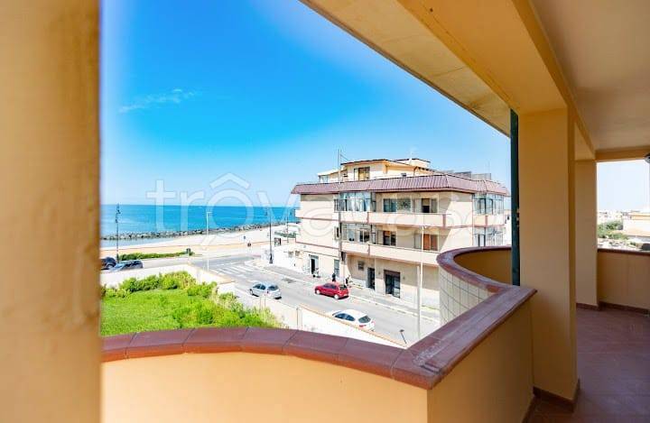 appartamento in vendita a Fiumicino in zona Isola Sacra